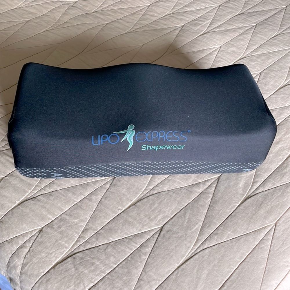 BBL sitting cushion. Very firm for all day sitting and comfortability.